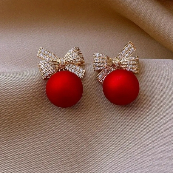 Red Bead Pendant Fashion Earrings - Picture 2 of 6